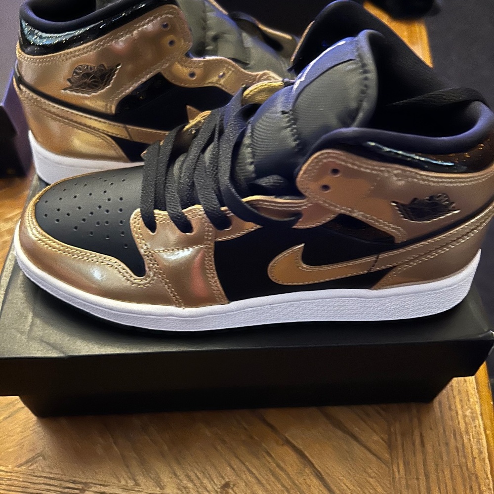 Boys  Grade School Jordan 1